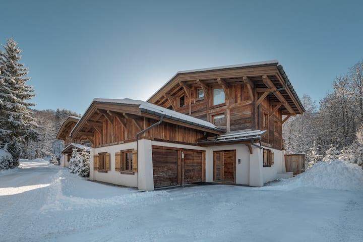 Chalet rénové sous la neige au Mont d’Arbois à Megève